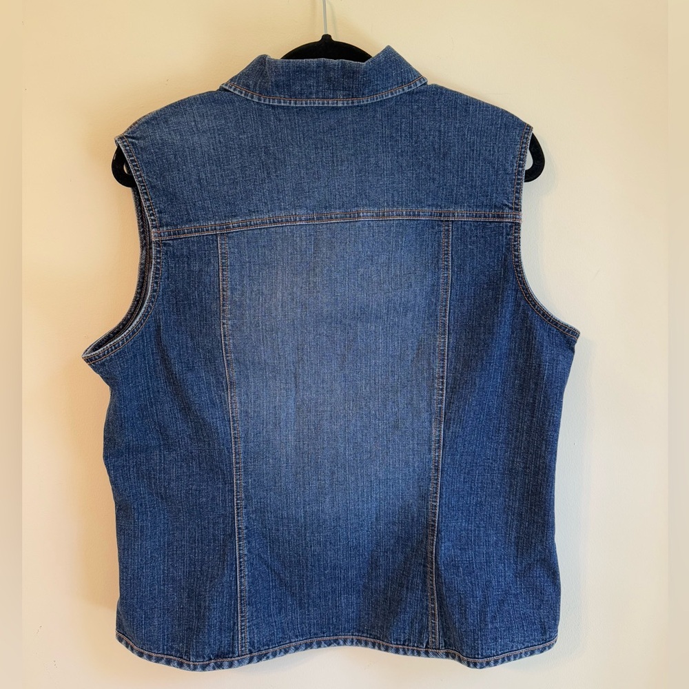 Chico's Classic Blue Denim Vest *GREAT USED CONDITION* - Picture 7 of 9
